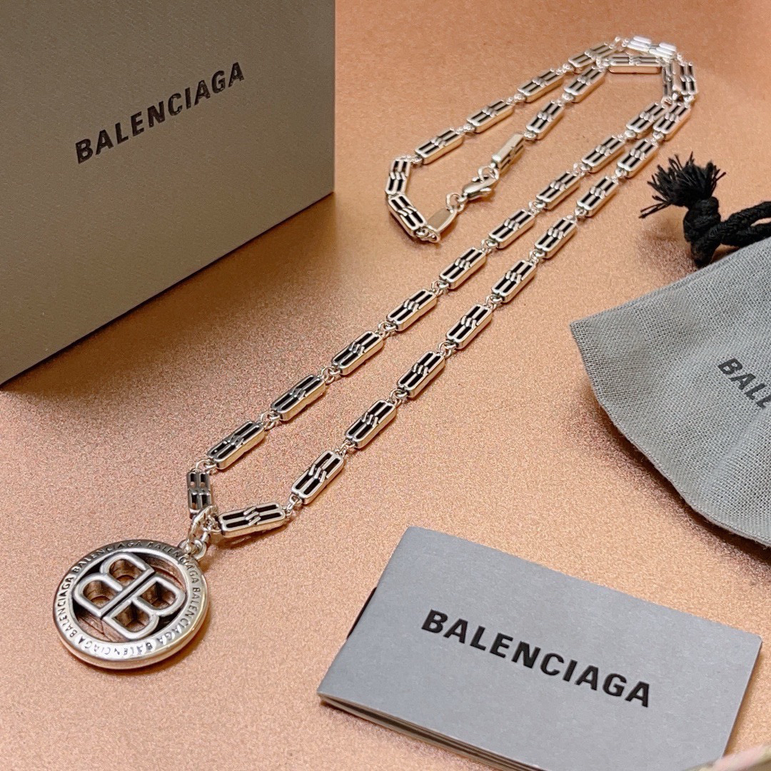 Balenciaga BB Round Brand Chain Vintage Necklace