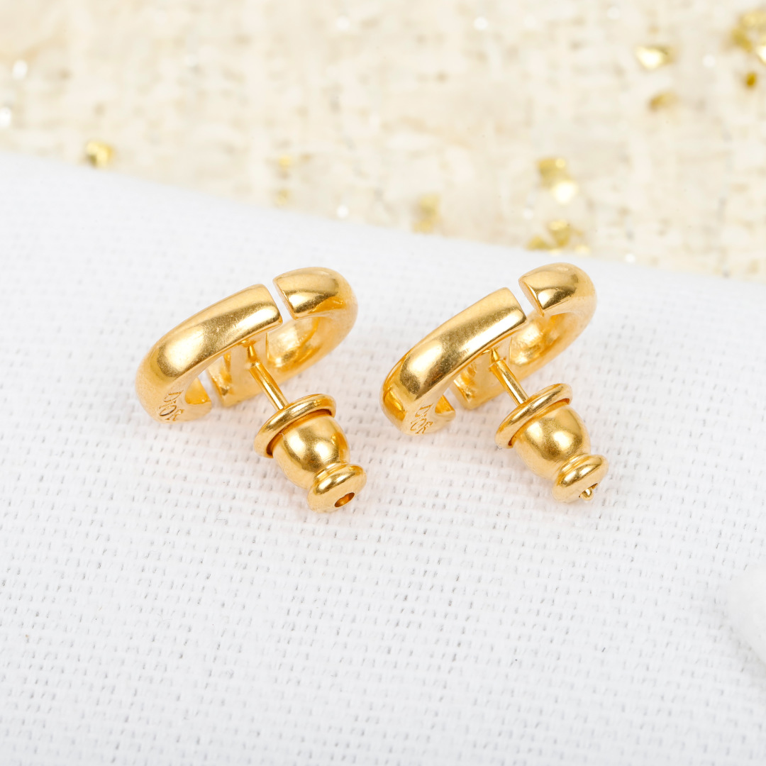Dior CD letter earrings