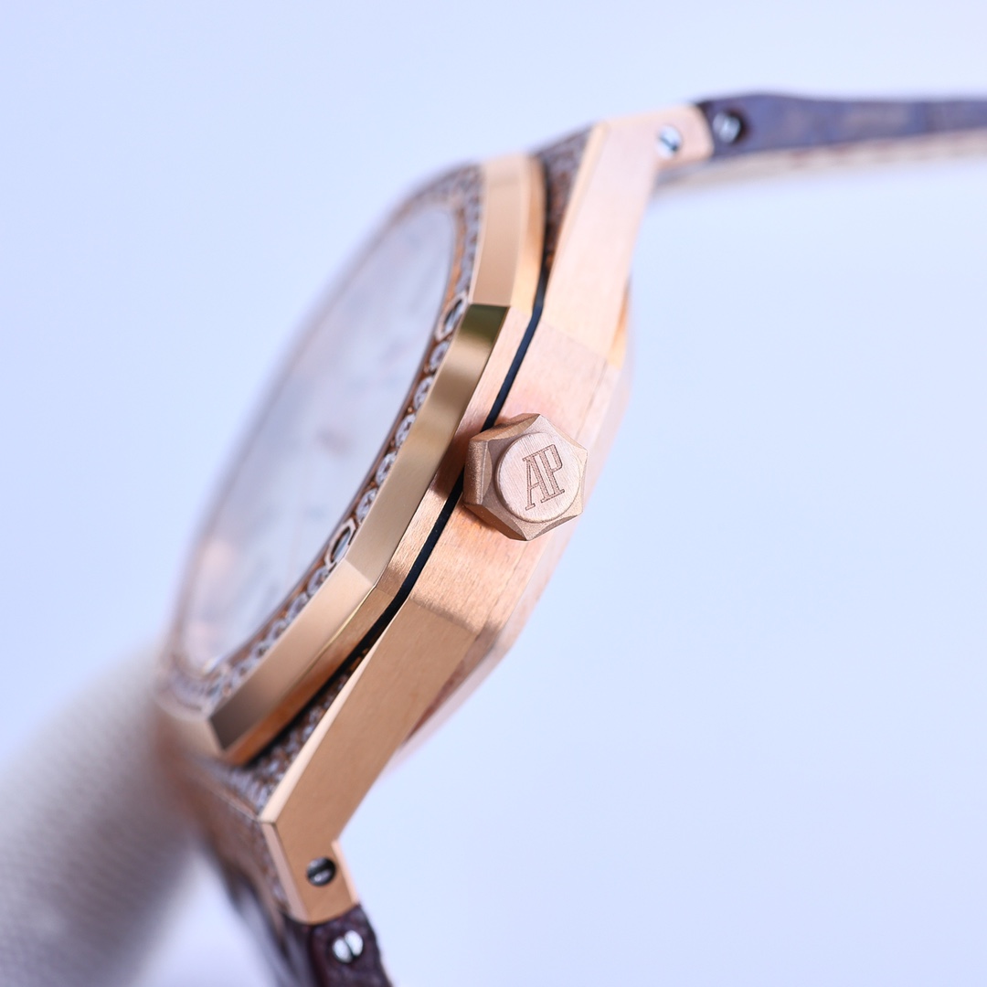 Audemars Piguet Royal Oak Series 15510OR.OO.D002CR.02