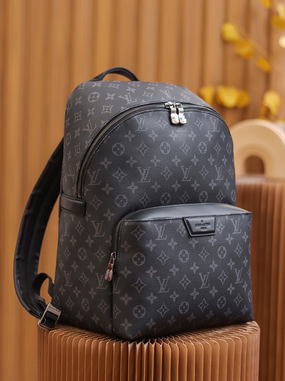 Louis Vuitton Discovery Backpack M43186