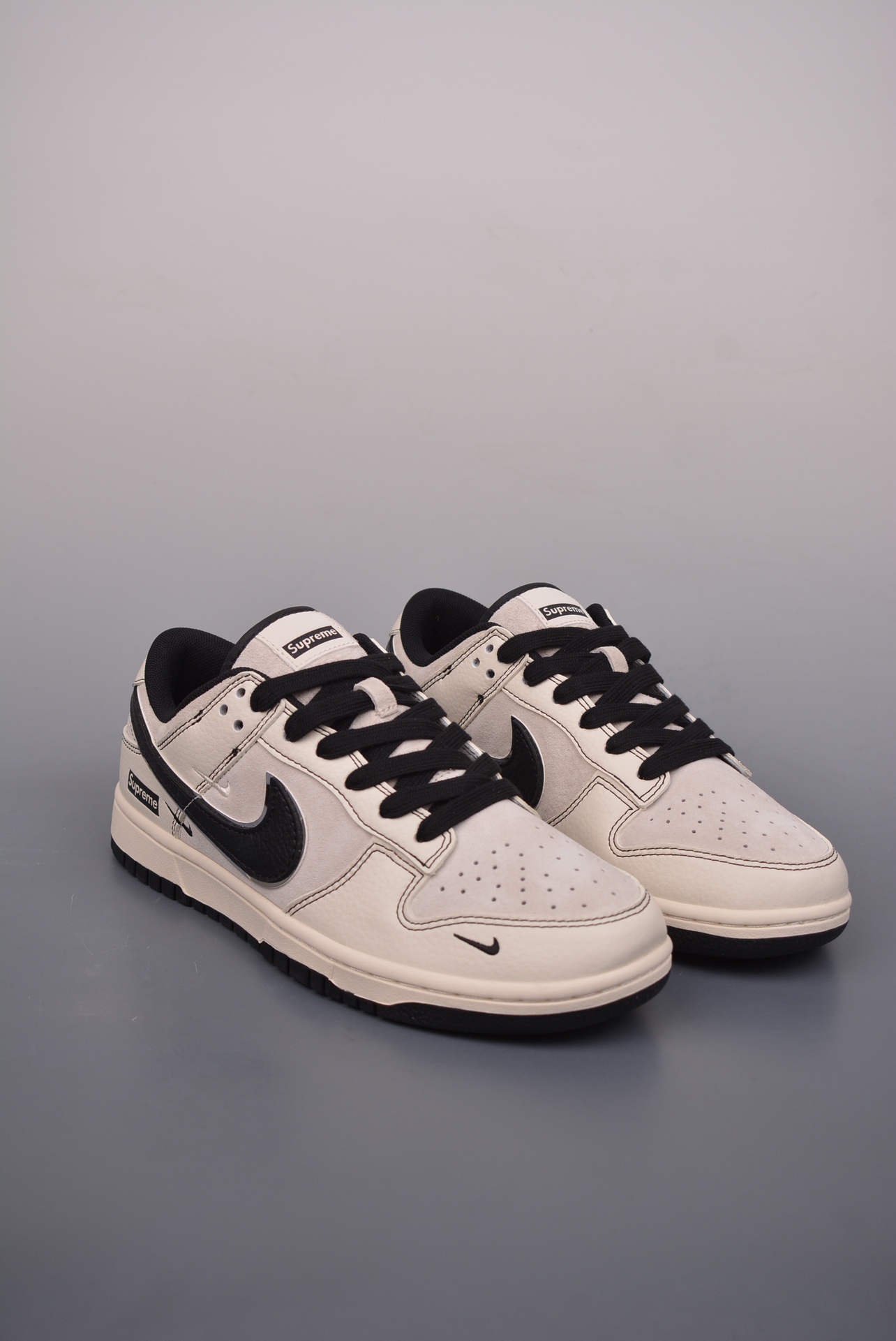 Supreme x Nike By You SB Dunk Low Retro SP beige white black XX3168-302