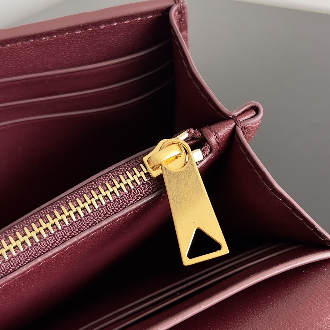 Bottega Veneta Andiamo Clutch Wallet 741504