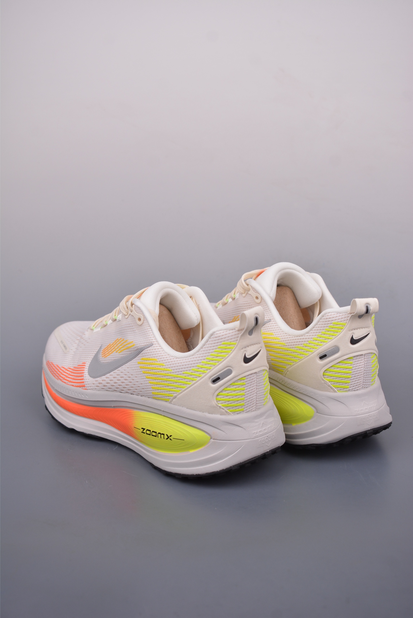 Nike Vomero 18 ZoomX running shoes off-white fluorescent yellow HQ2157-003