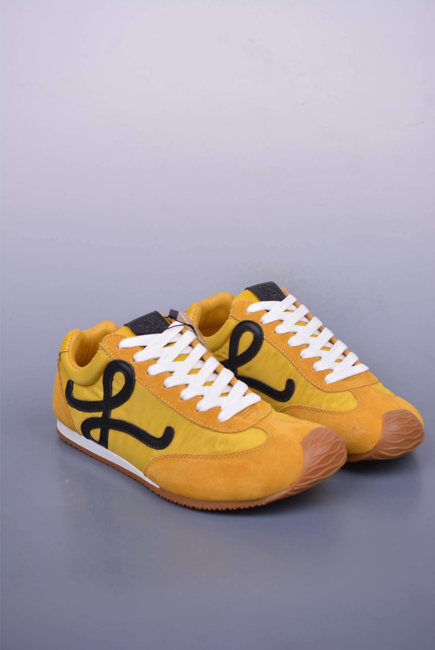 Loewe Ballet Runner 2.0 Sneakers Bruce Lee color LBR2282X01-5406