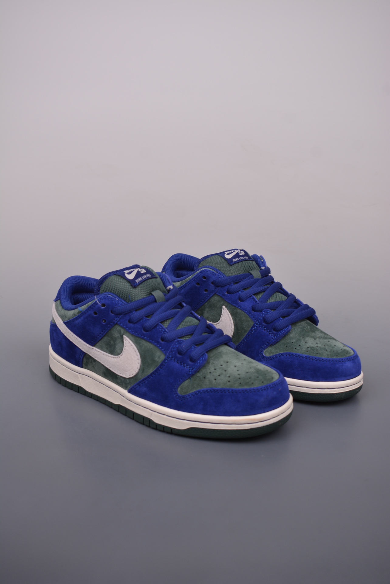 Nike SB Dunk Low Pro Deep Royal Blue suede blue and green HF3704-400