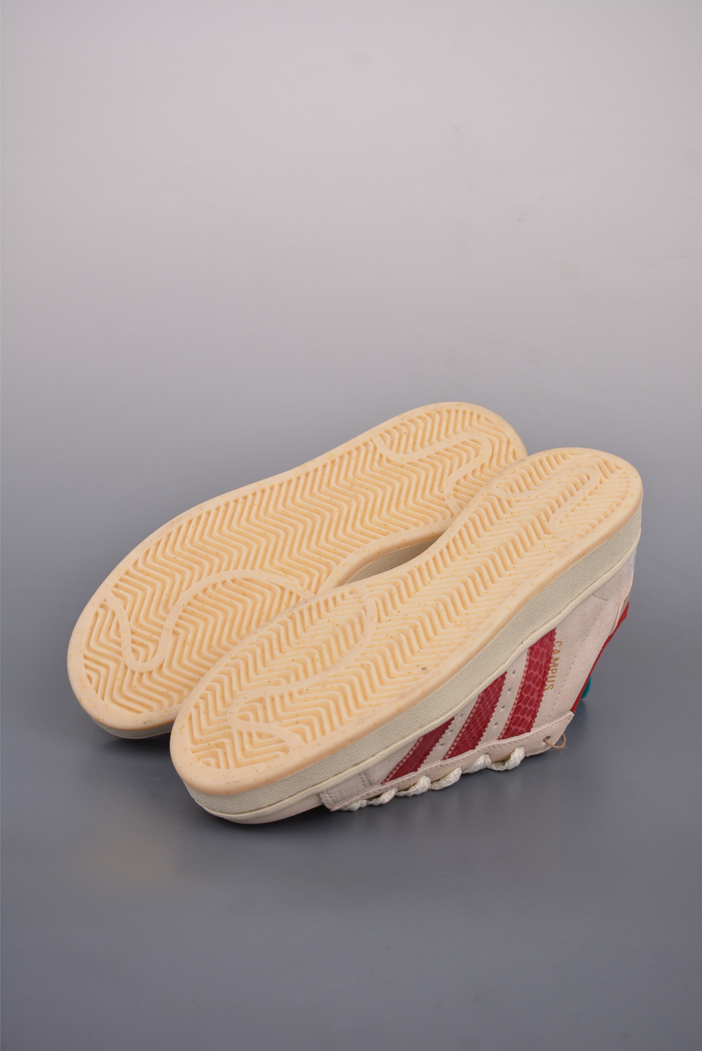 Adidas Originals Campus 00s Beige, White and Red JR0093