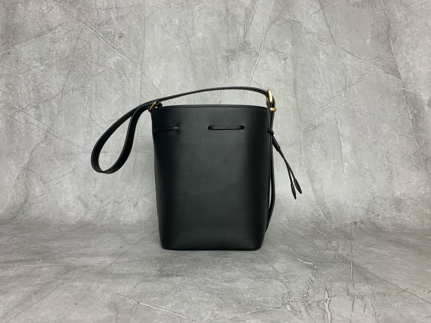 Miu Miu Bucket Bag 5BE090