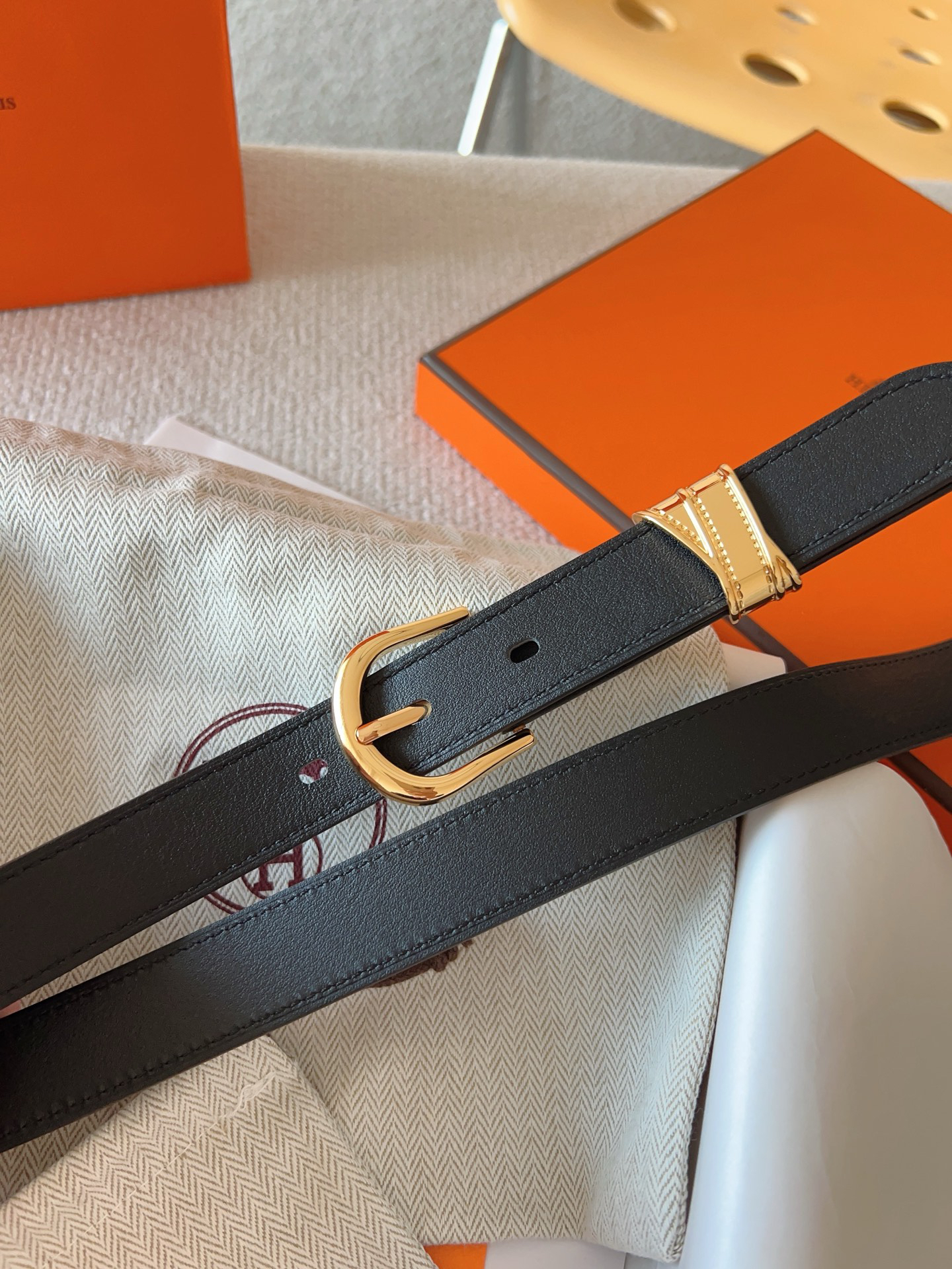 Hermès Women's Calfskin Double-Sided Pin Buckle Belt 2.4cm Width