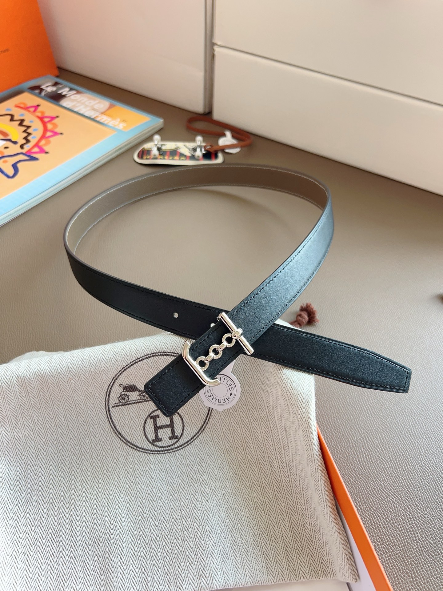 Hermès 2025 New Women's Double-Sided Belt 2.4cm Width