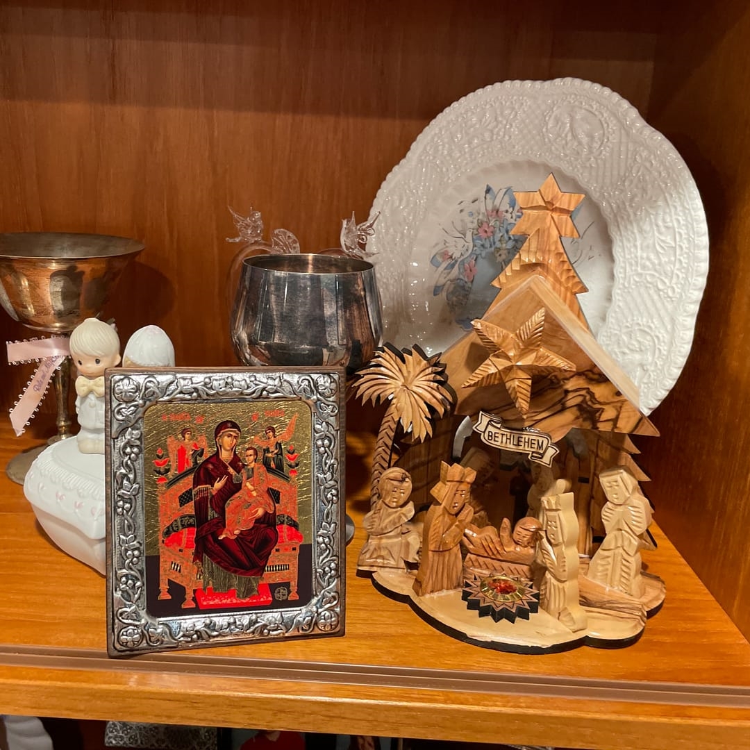 ON SALE🔥Olive Wood Nativity Scene with Music Box (8x6 inches)