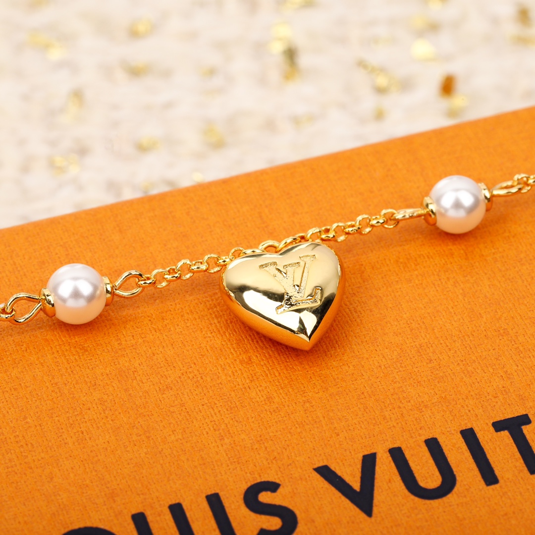 Louis Vuitton Heart Pearl Necklace