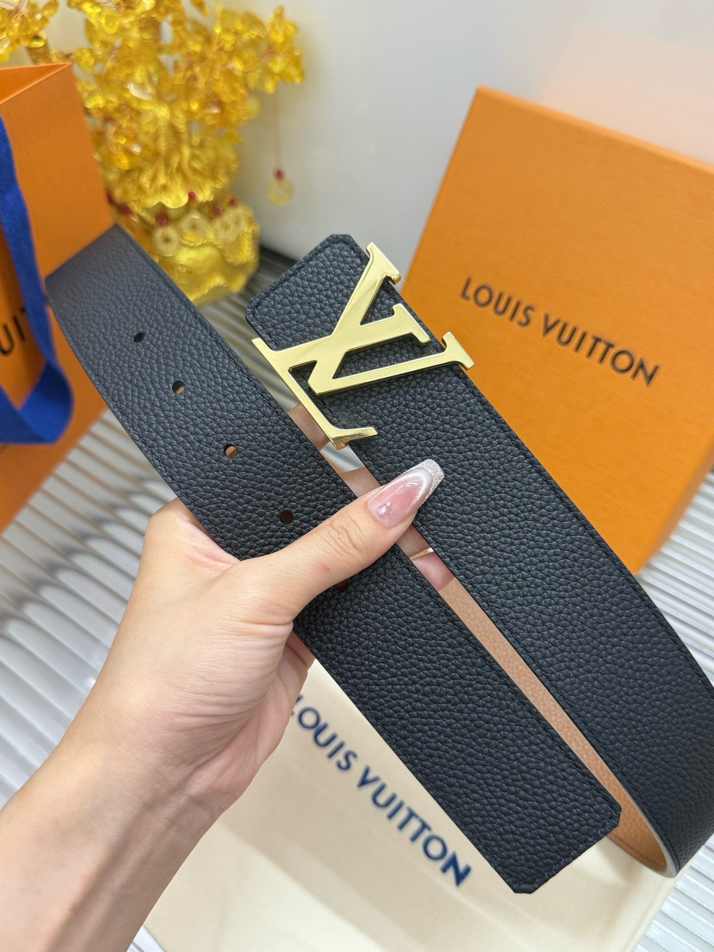 Louis Vuitton Litchi Pattern Men's Double-Sided Belt 4CM Width
