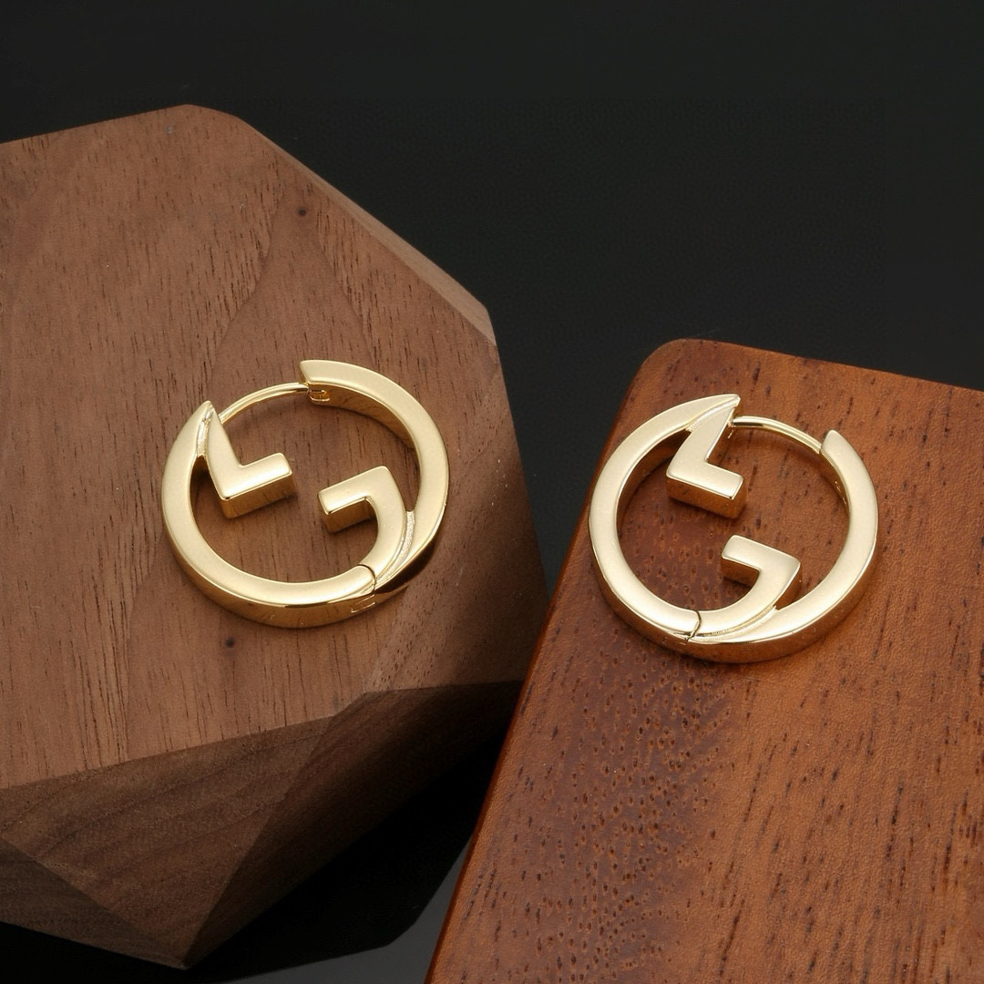GUCCi GG gold earrings
