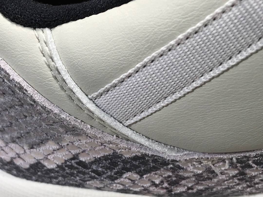 Nike Air Jordan 11 Retro Low
