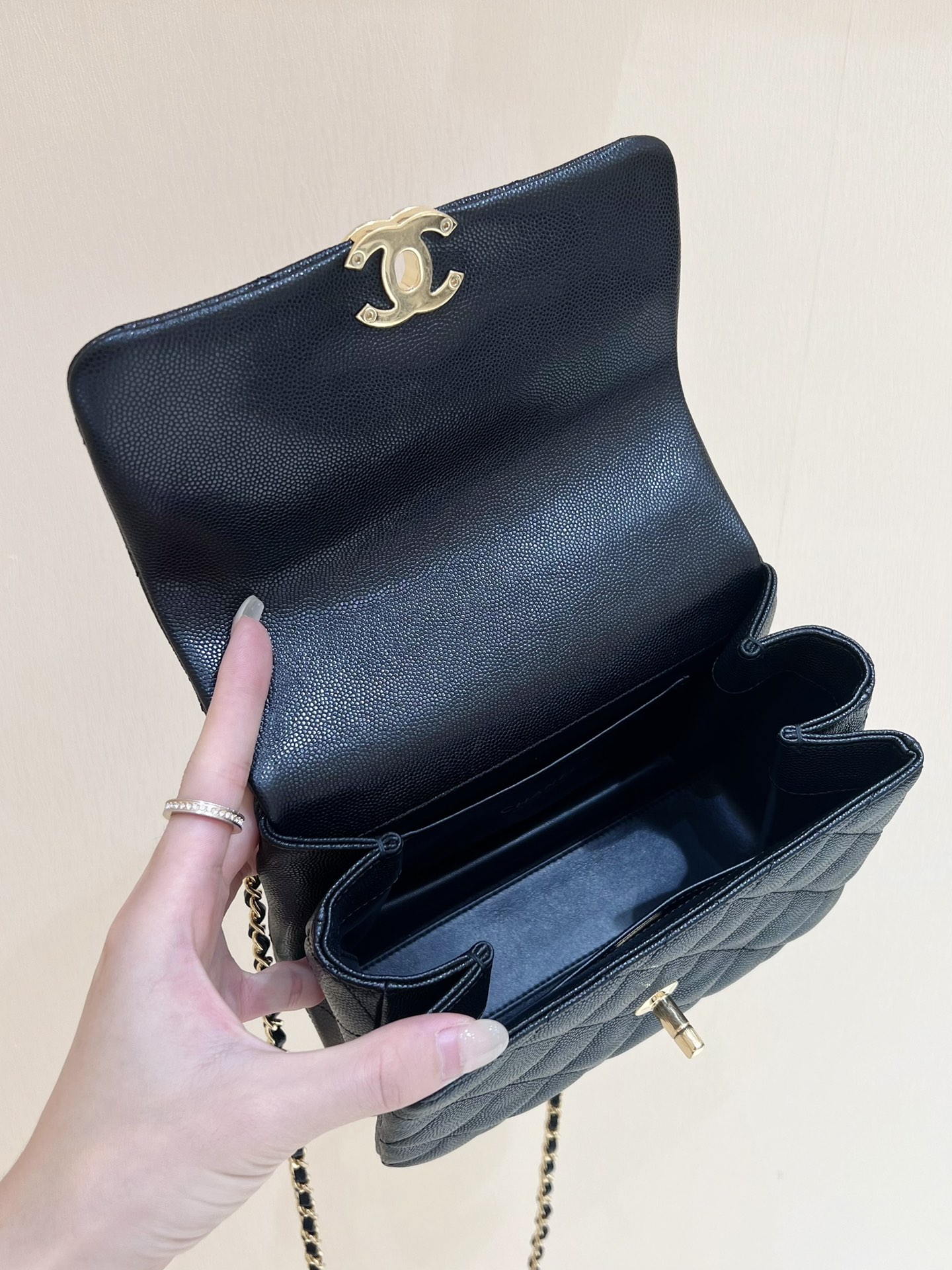 Chanel 22k Autumn Winter Ready-to-Wear Collection AS3580