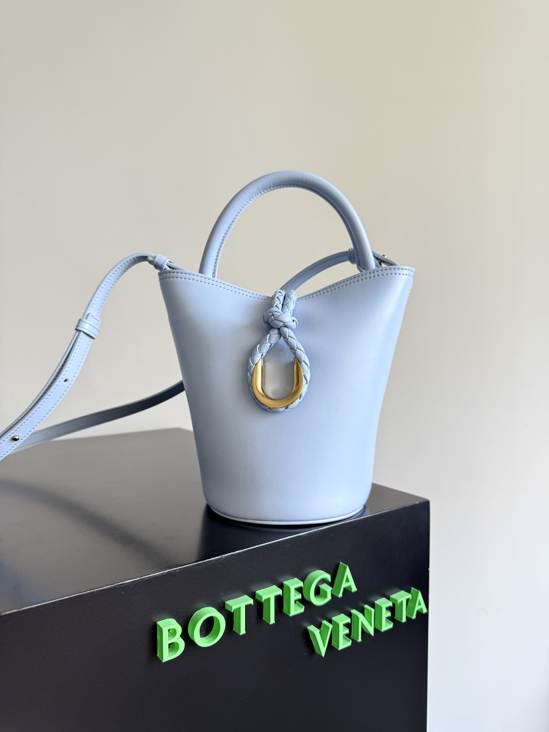 Bottega Veneta 2025 New Arrival Women's LIBERTAmi'ni Bucket Bag 815244