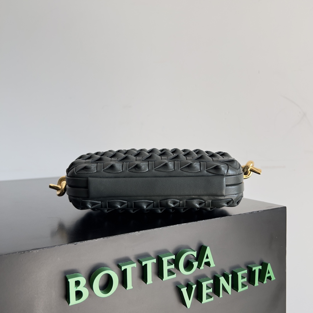 Bottega Veneta Knot woven evening bag 717623