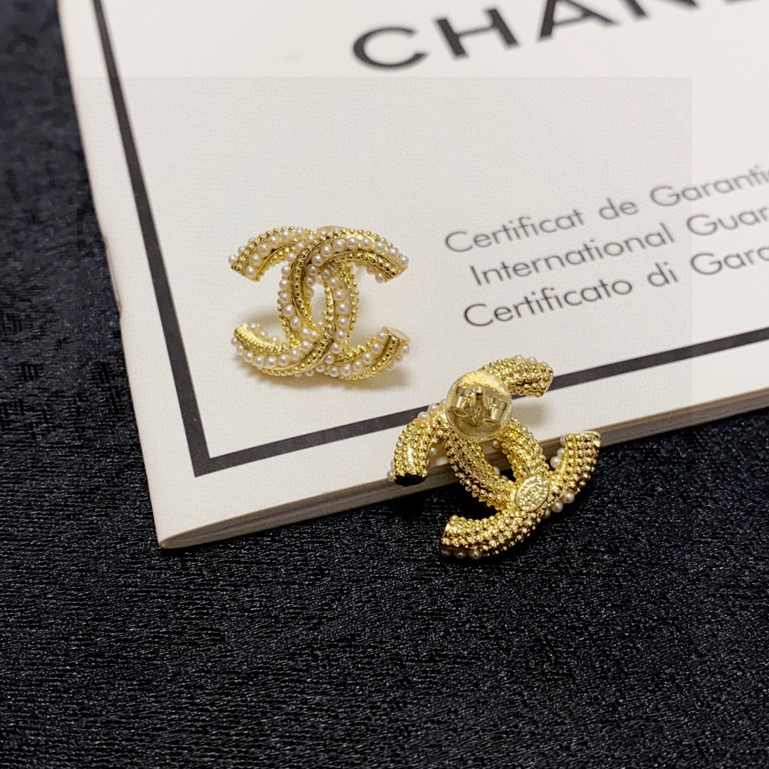 CHANEL Gold-tone Small Pearl Earrings
