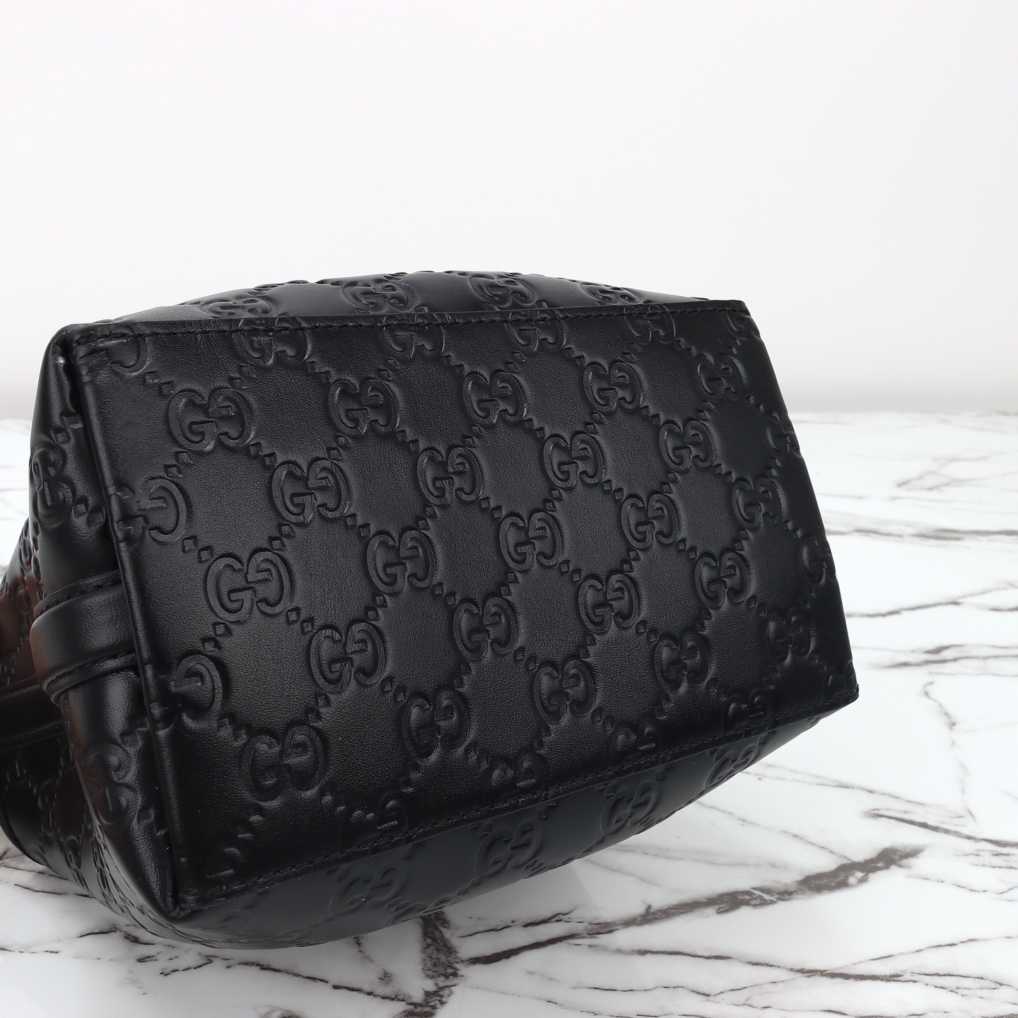 Gucci GG Emblem small bucket bag ‎815118 AAFDV 1000