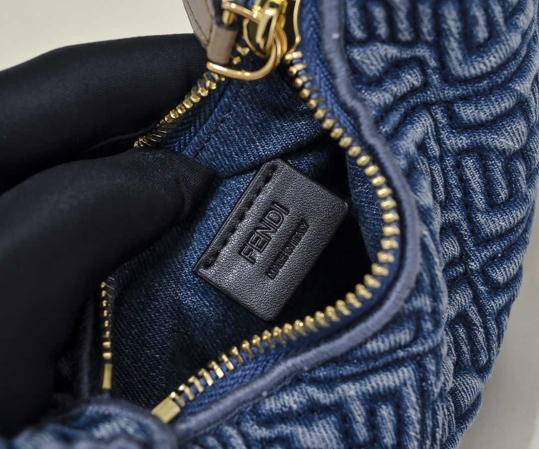 FENDI gray underarm mini bag 2186