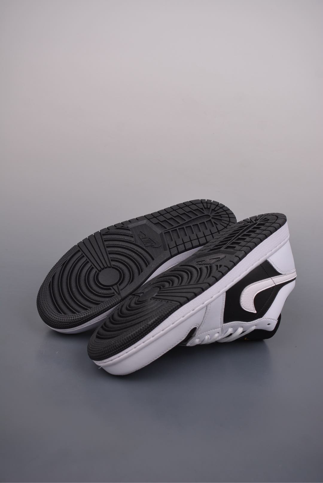 Air Jordan 1 Low AJ1 Reverse Panda  553558-172