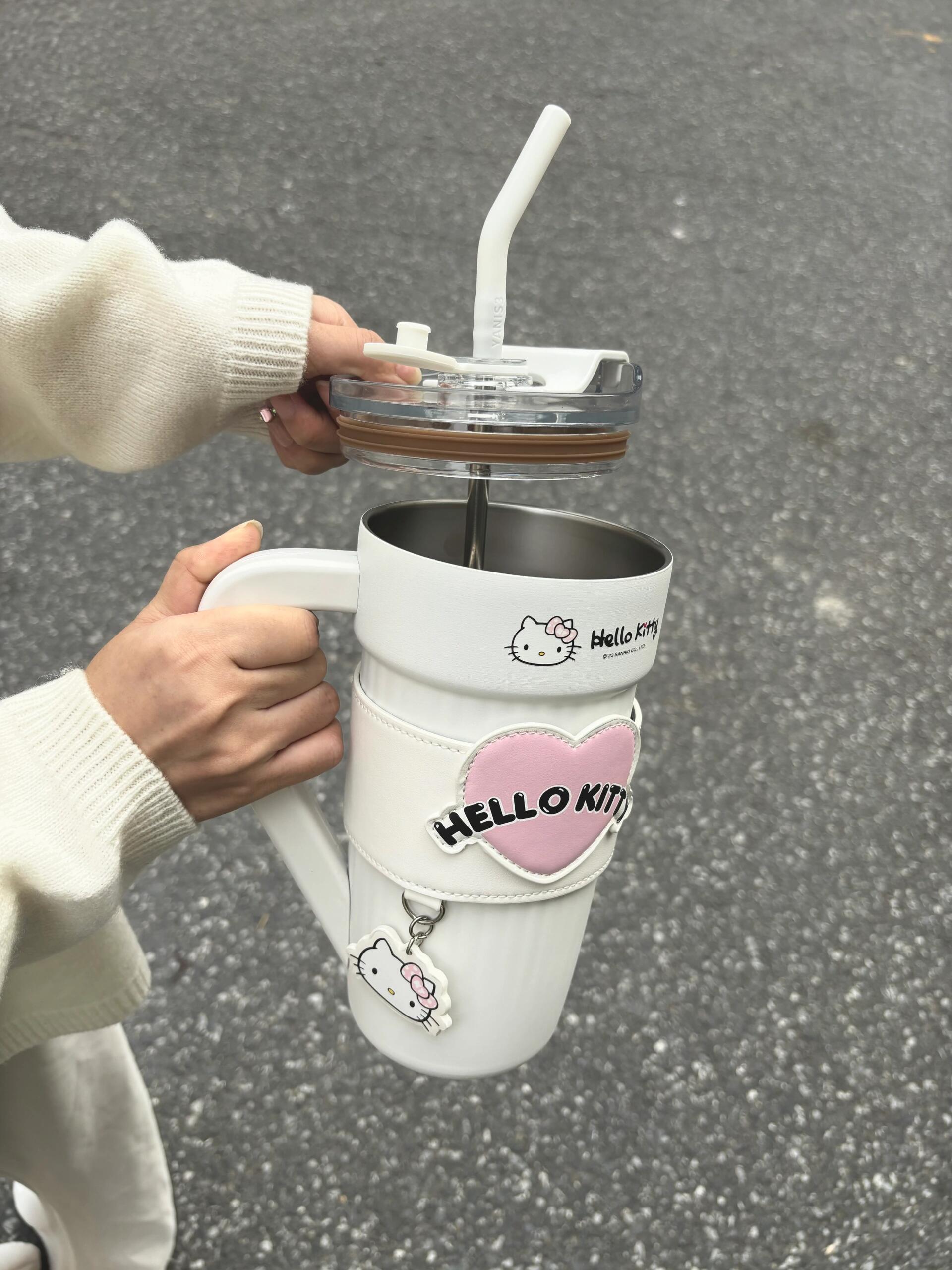 Sanrio 40 oz Tumbler with Handle & Carrier Bag, Stainless Steel Insulated Cup with Lid & Straw Gym Water Bottle Cupholder Friendly Women Travel Mug with Sleeve Holder