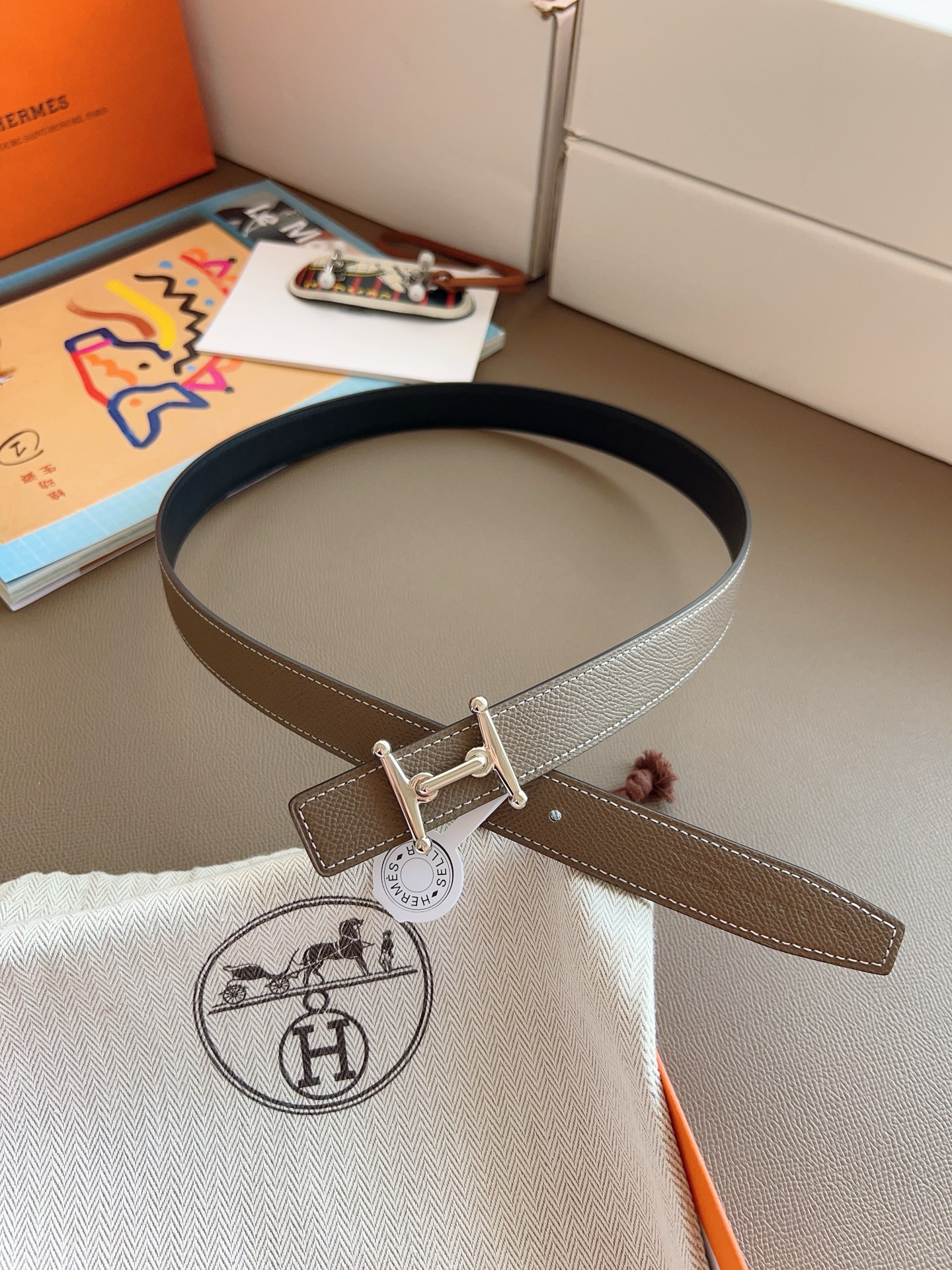 Hermès 2025 New Women's Double-Sided Belt 2.4cm Width