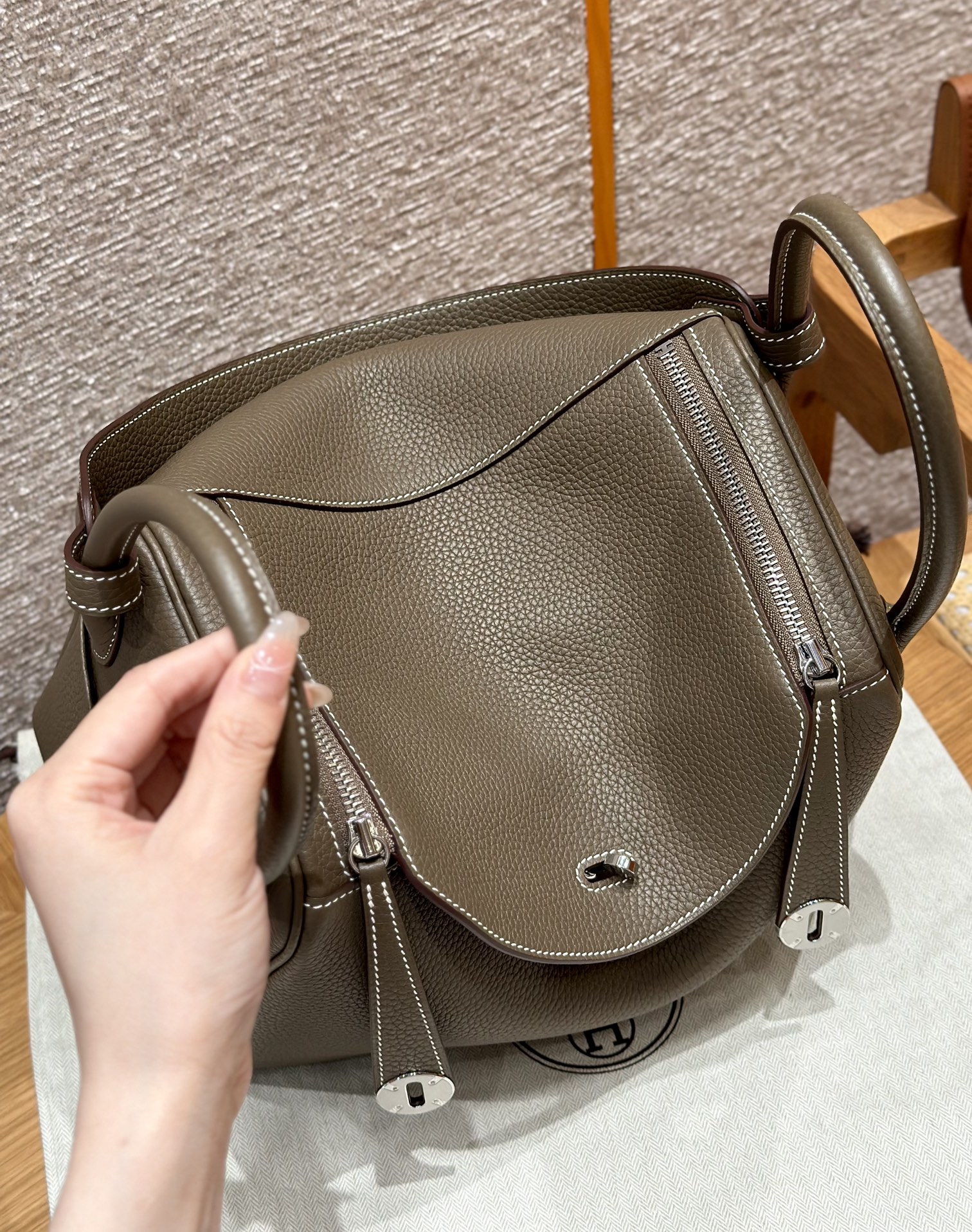 Hermès Lindy 18Etoupe Handbag(Handmade to order)