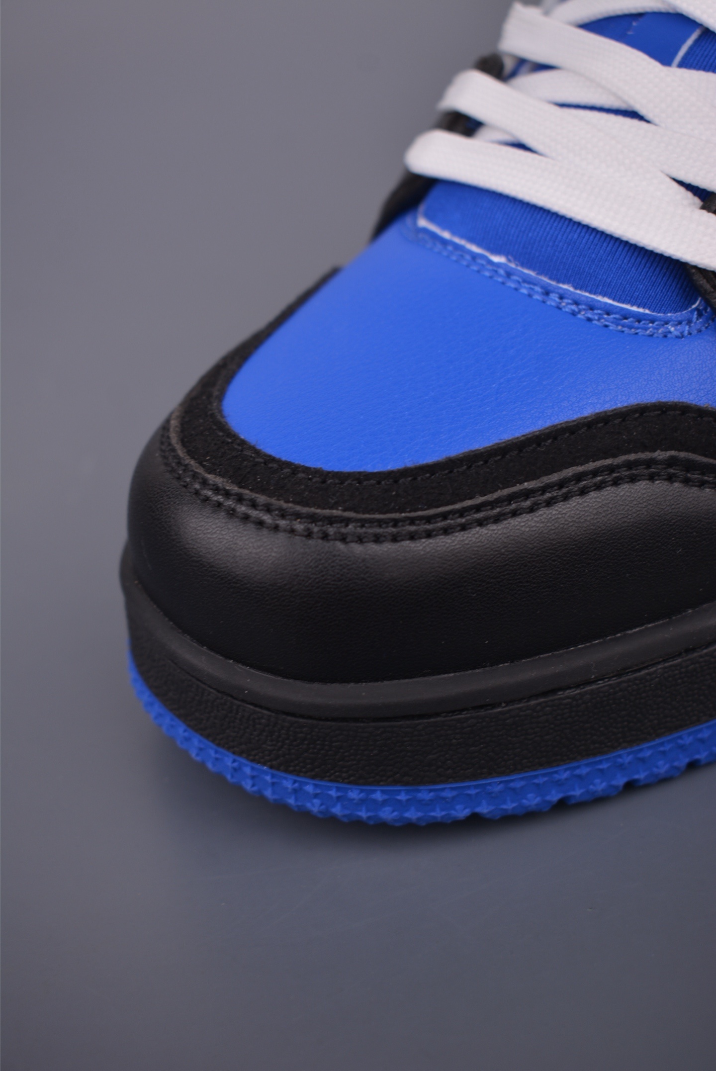 Louis Vuitton Trainer Sneaker Low 