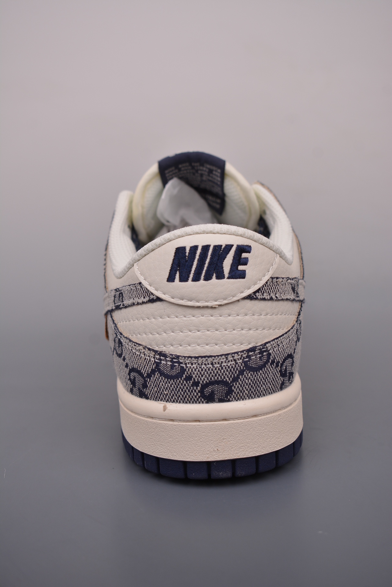 Gucci x Nike SB Dunk Low Esquisite Gucci white and blue BB9676-313
