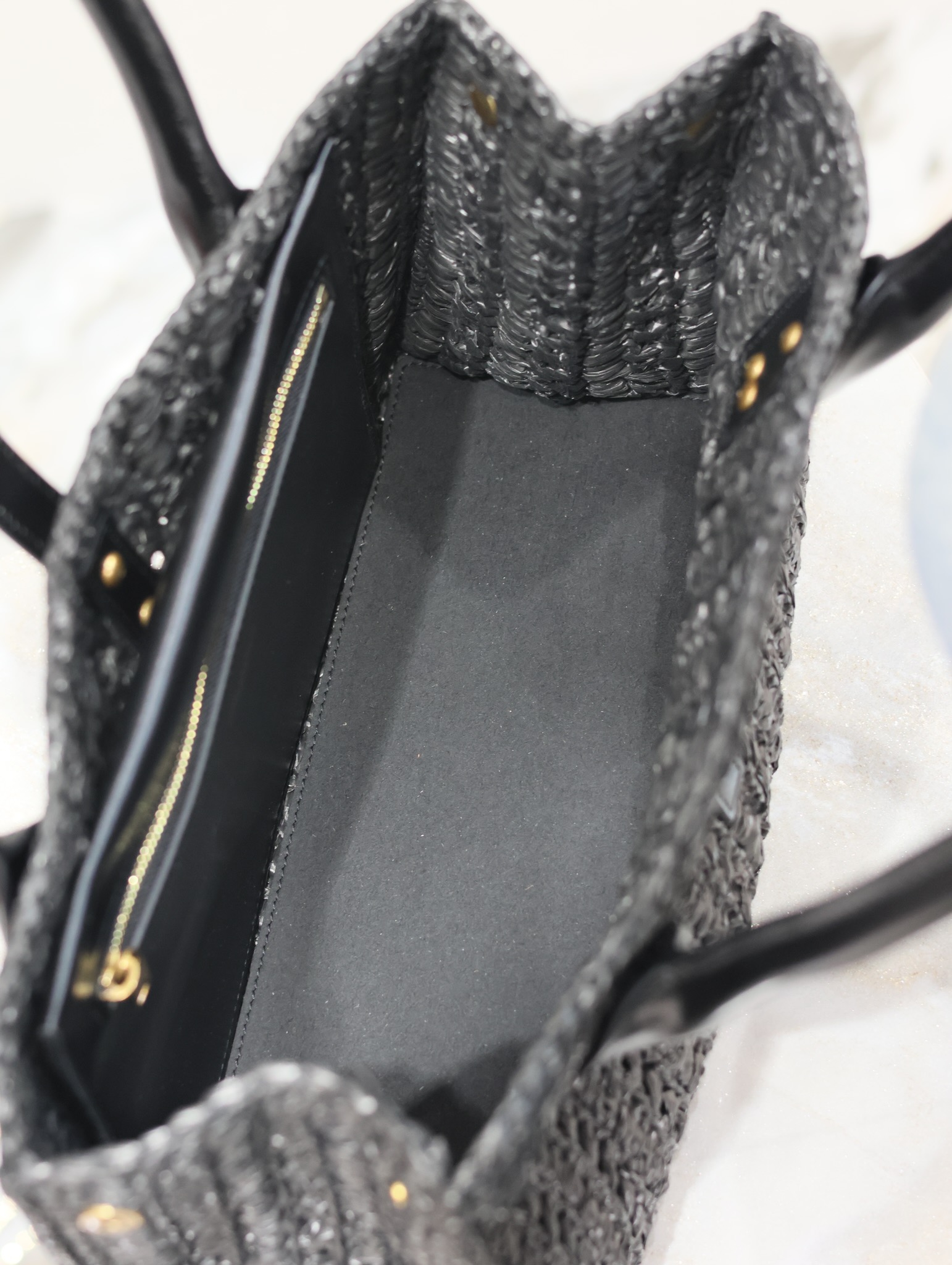 Yves Saint Laurent Woven Handbag 262149