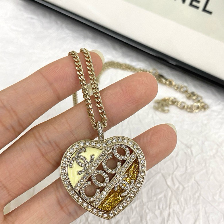 CHAN 23 Colorblock Oil Drop Hollow Heart Necklace