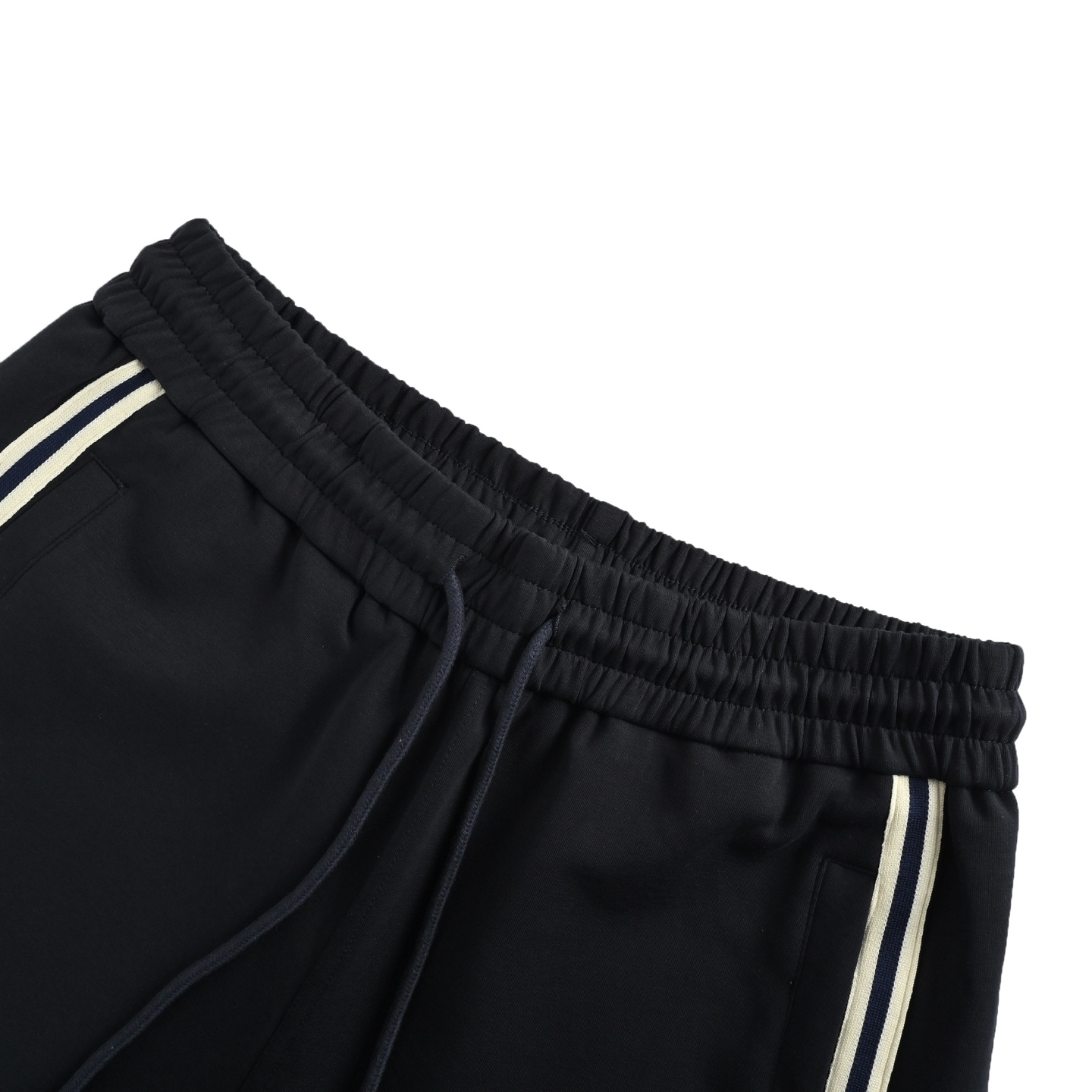 Gucci 25ss side webbing embroidered lettering shorts