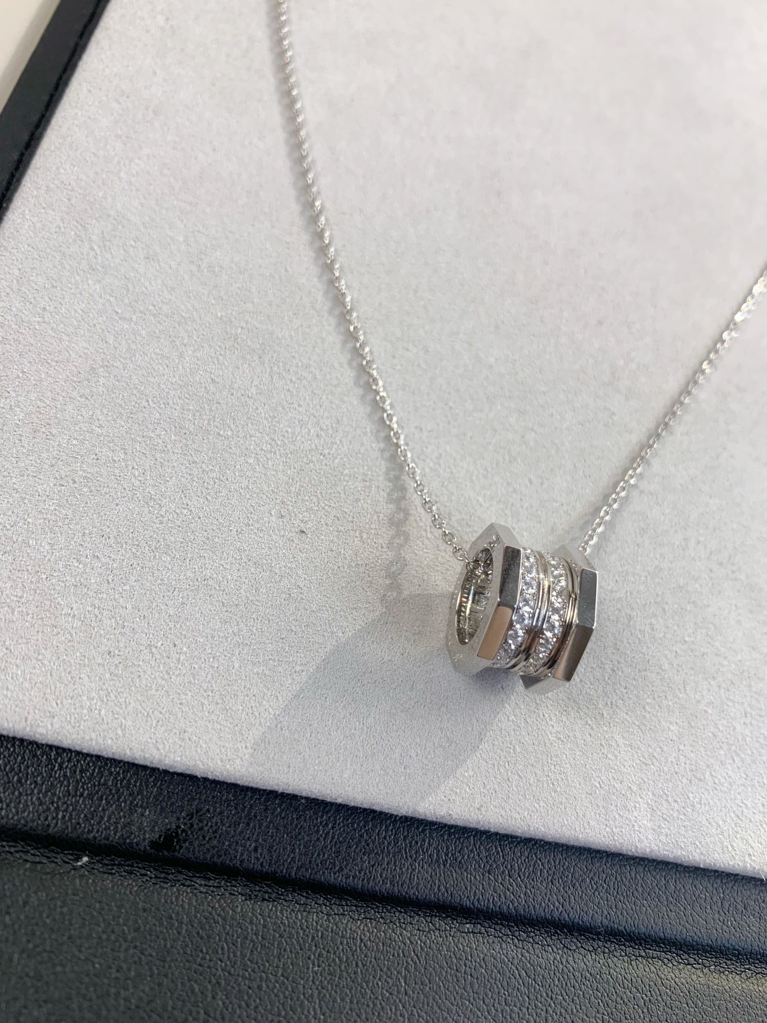 Cartier screw necklace