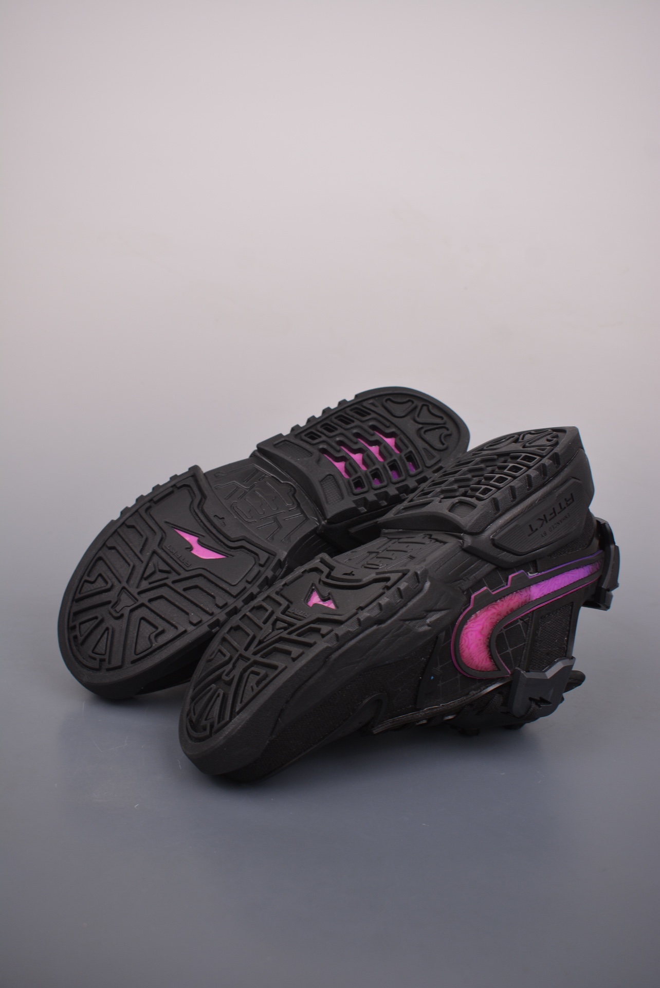 RTFKT Studios x Nike Dunk Genesis Low Edition of 5849 Black Pink HM4465-001
