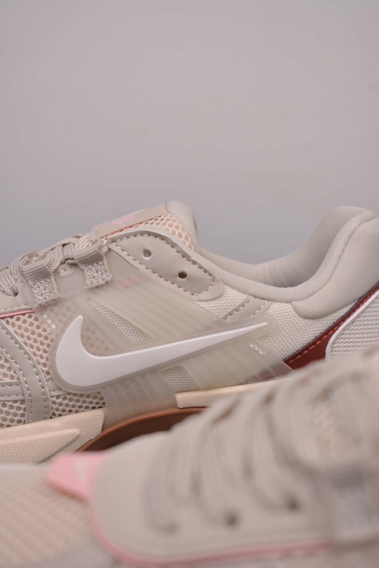 NIKE V2K Runtekk Beige Grey FN0738-107