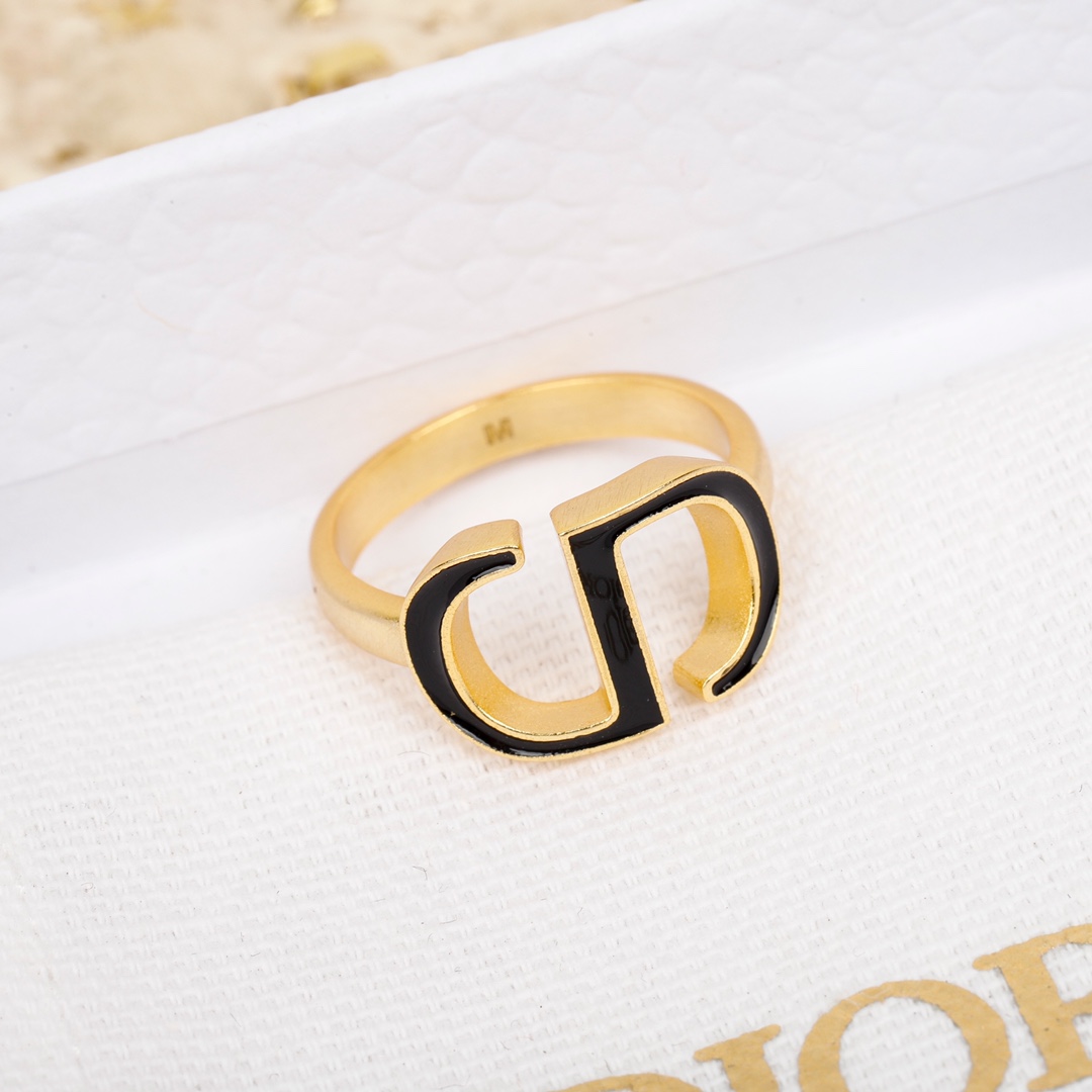 Dior CD letter ring