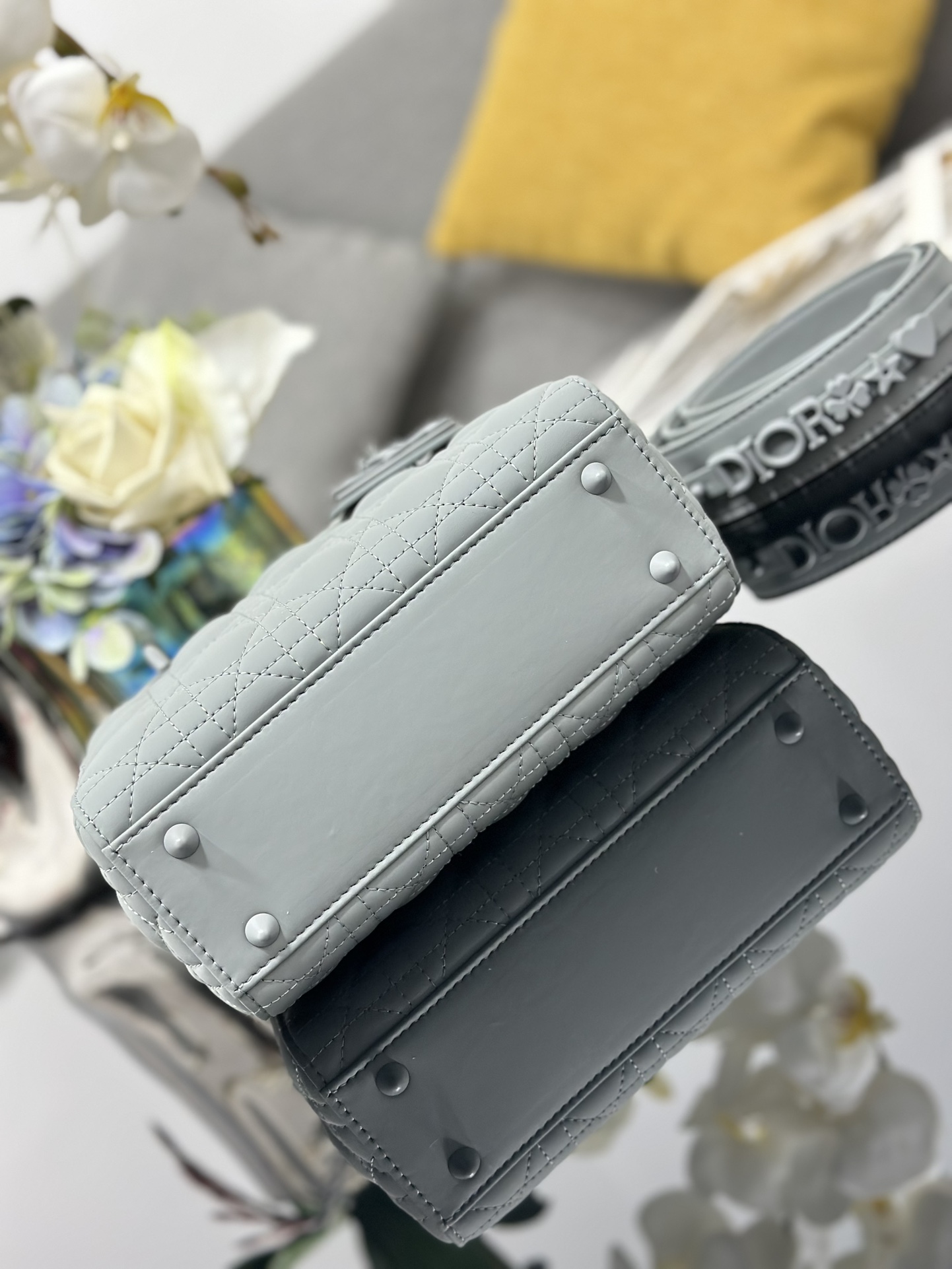 Dior Lady Dior My four-grid matte badge model M0538