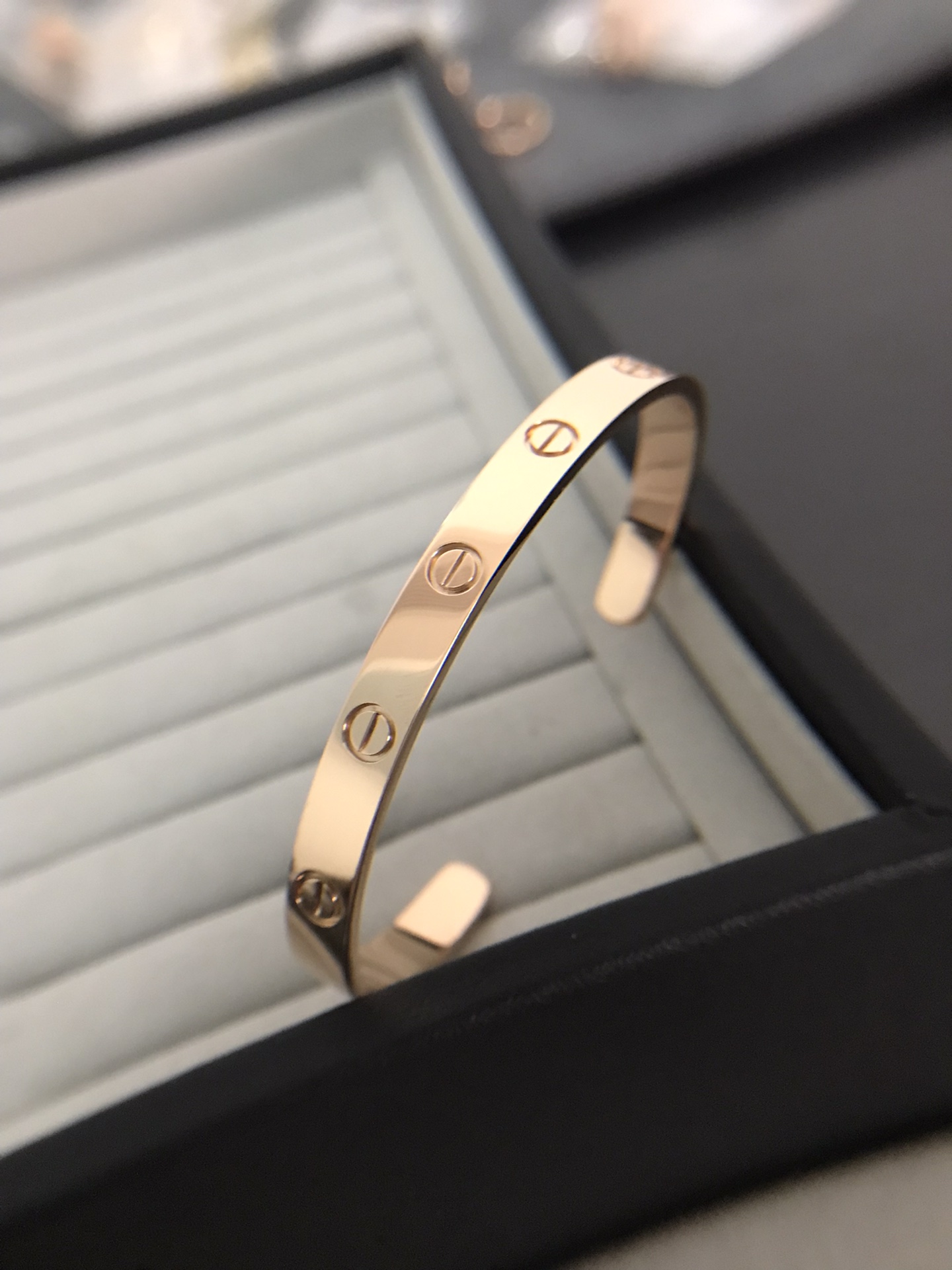 Cartier love series C-shaped bracelet
