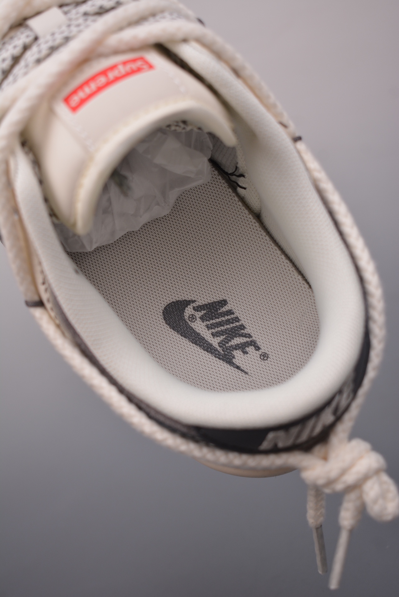 Supreme x Nike By You SB Dunk Low Retro SP Supreme Off-White Dark Grey YX5066-210