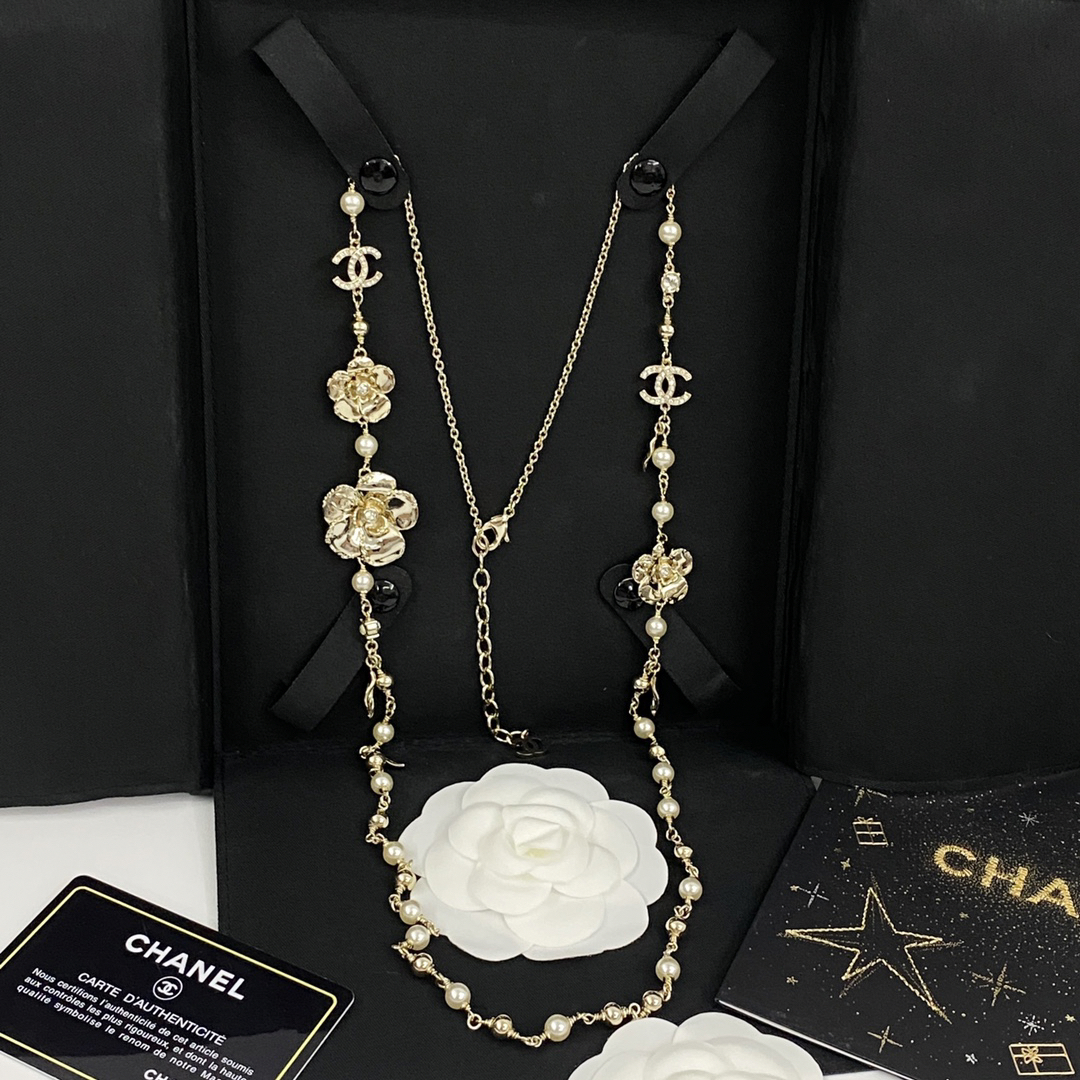 CHAN 24 Camellia Double C Pearl Necklace