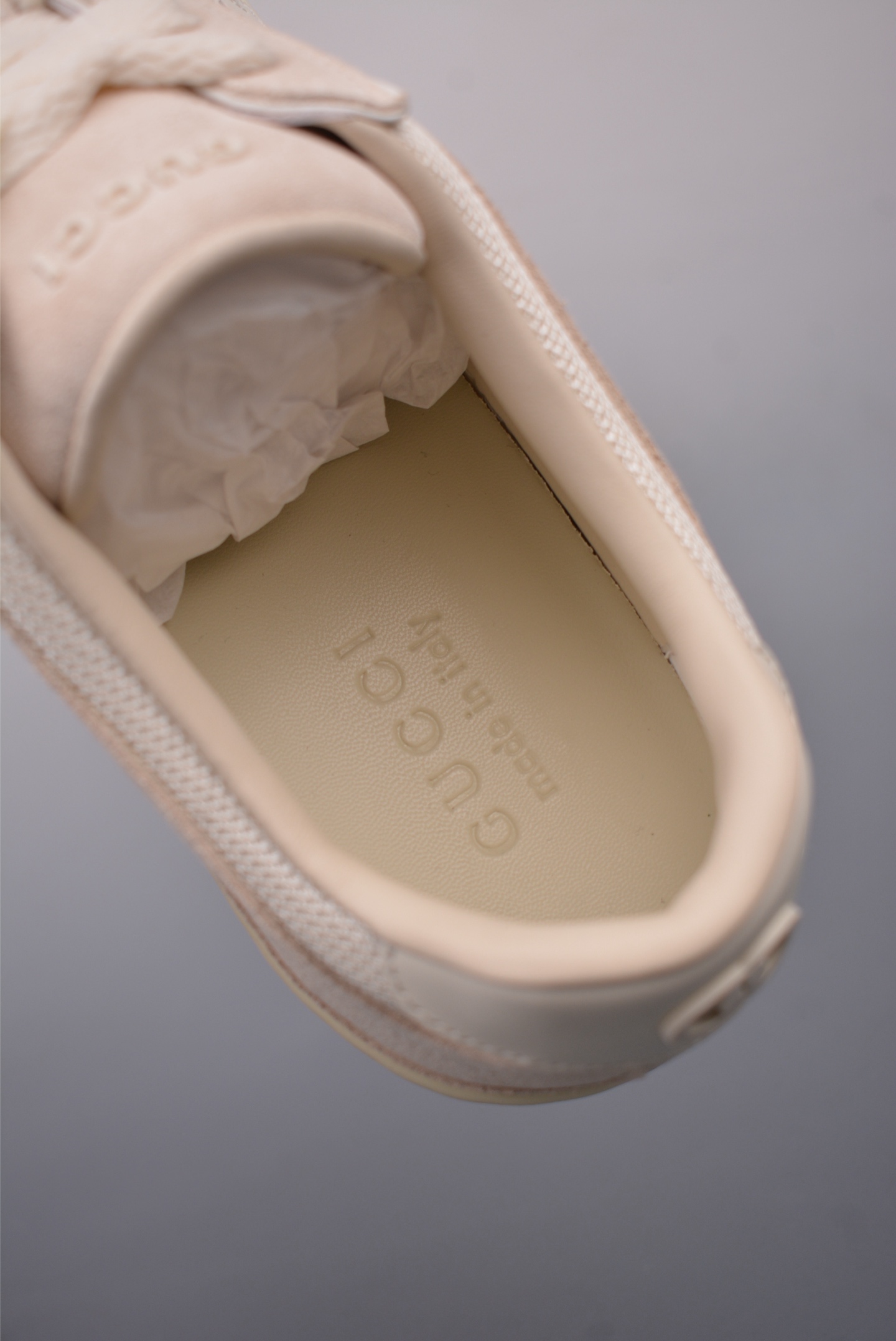 Gucci Interlocking G Suede Sneaker G74 off-white
