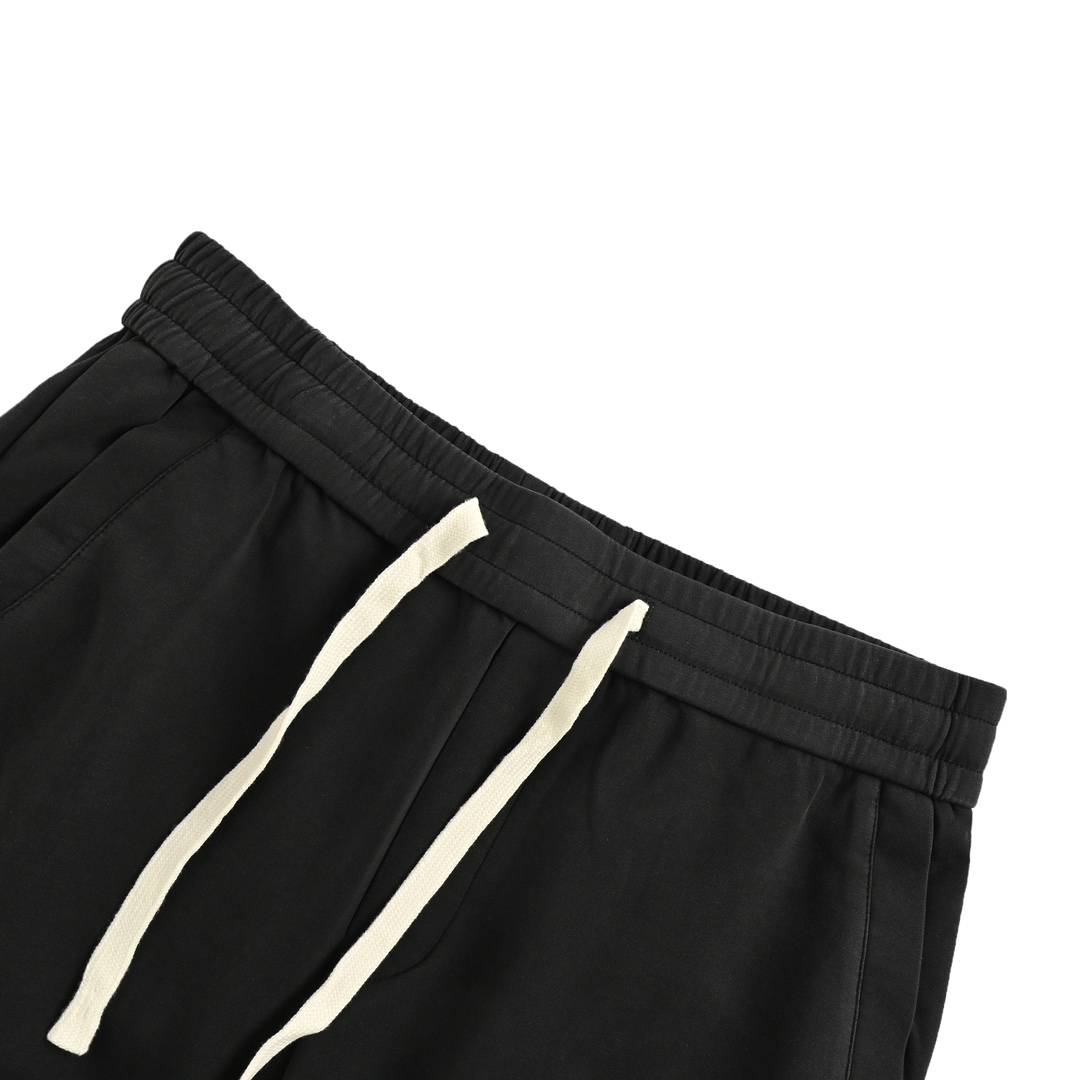 Prada 24ss side pocket cargo shorts