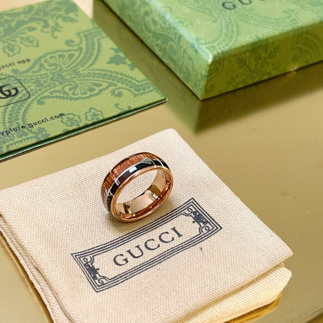 GUCCI Resin Wood Grain Ring
