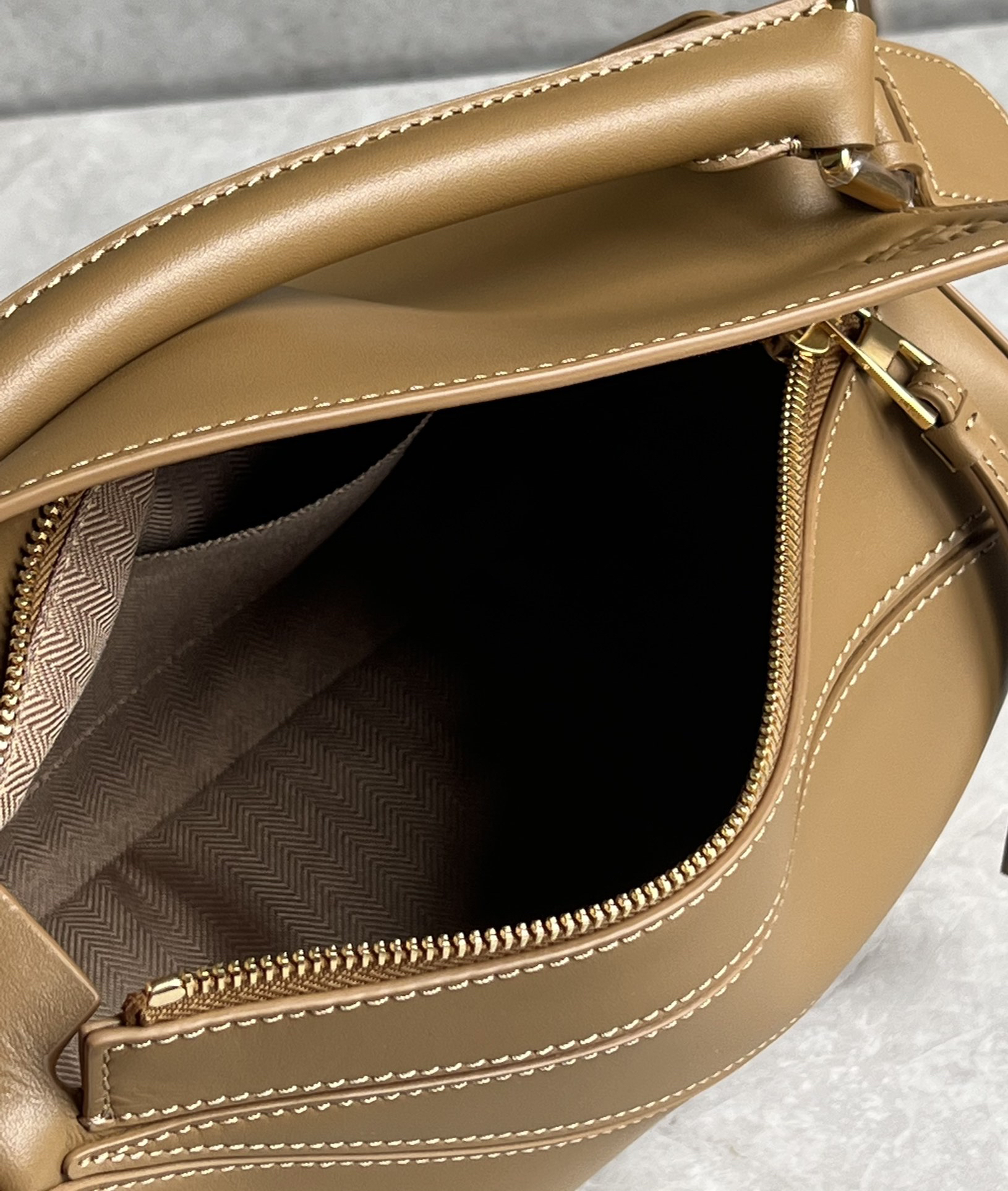 Loewe zzle embroidered shoulder strap bag 0189