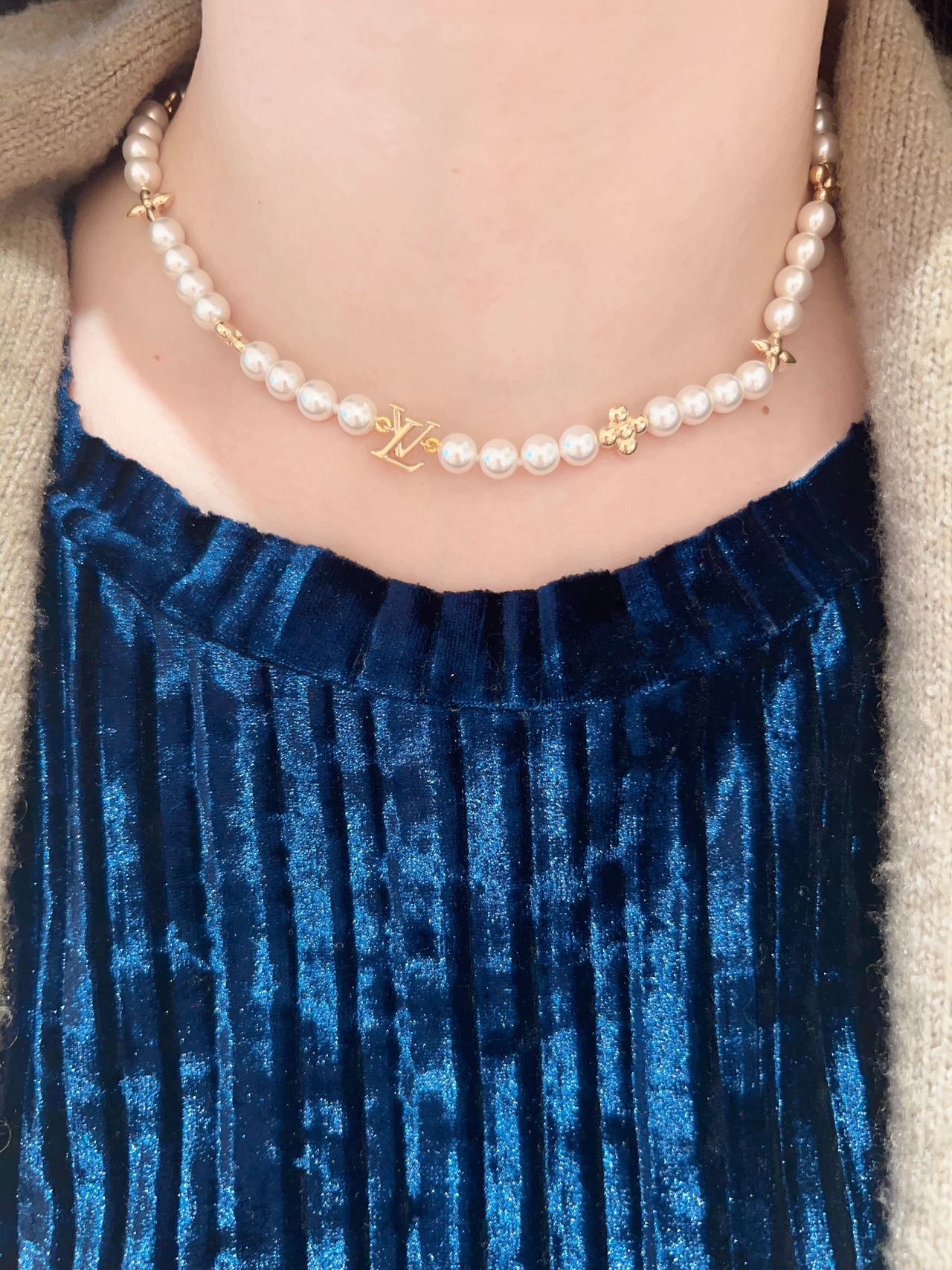 Louis Vuitton Golden Flower Pearl Necklace