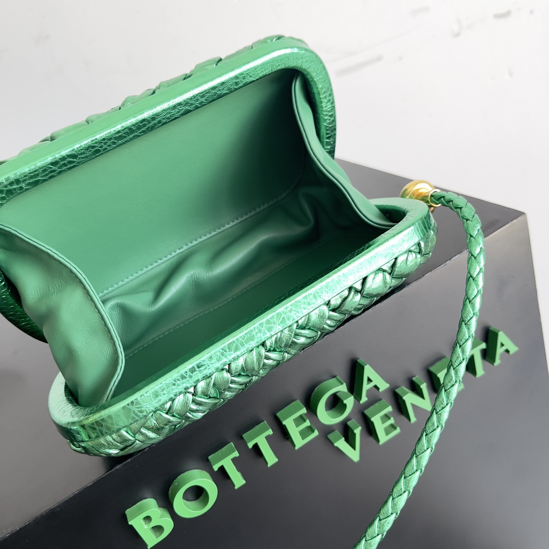 Bottega Veneta Knot woven evening bag 717623