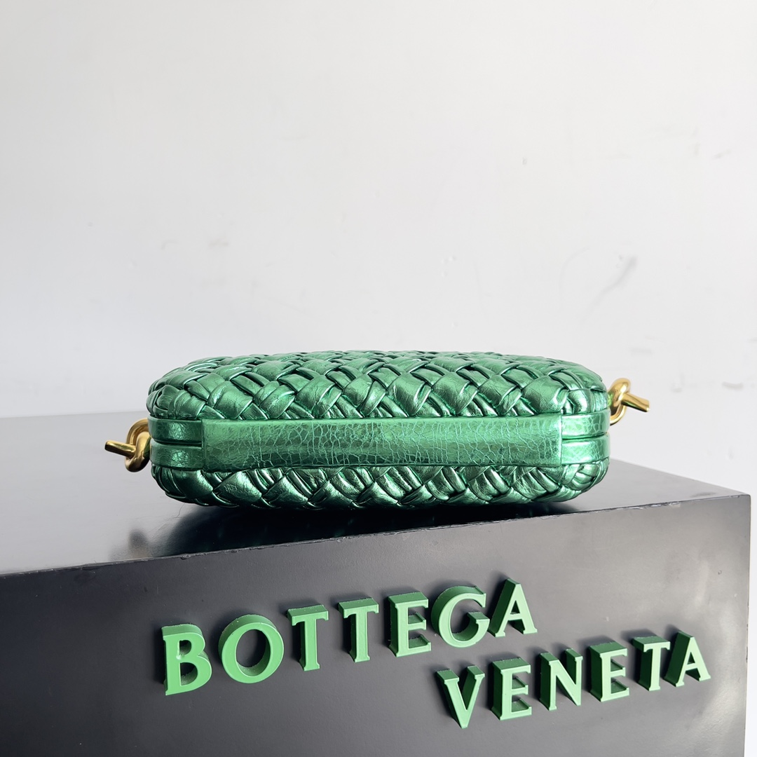 Bottega Veneta Knot woven evening bag 717623