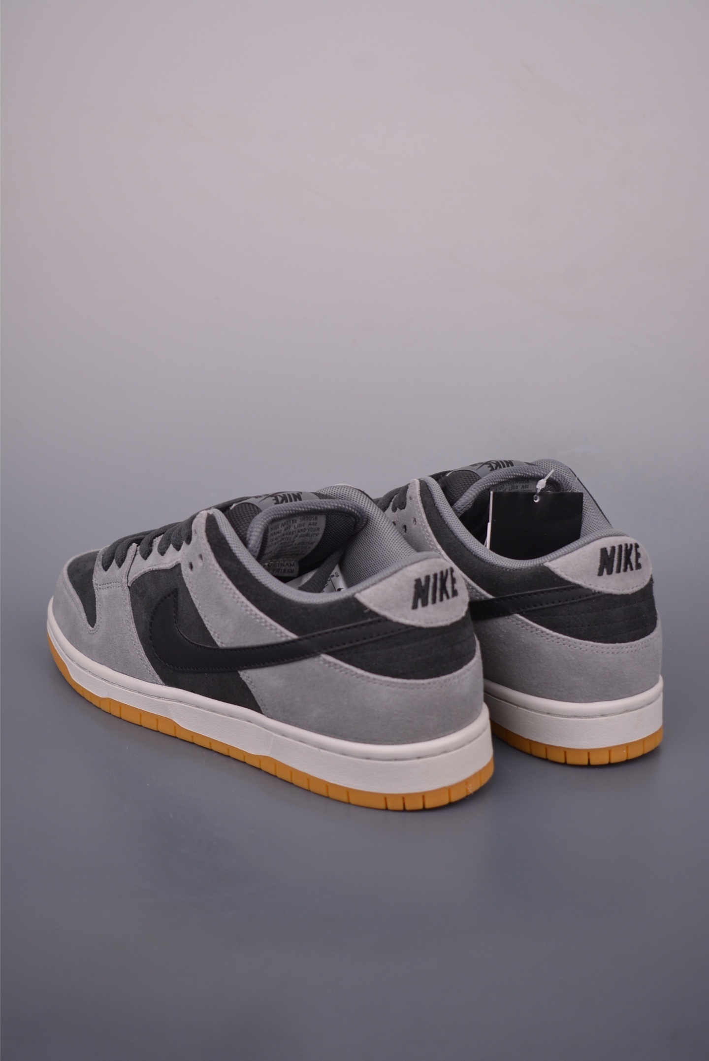 Nike SB Dunk Pro “Black and Smoke Grey” HF3063-001