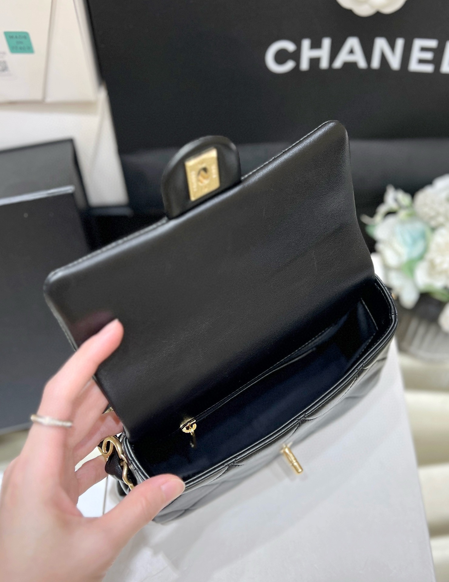 Chanel 24K Autumn and Winter Series Thick Chain Underarm Bag AS5174